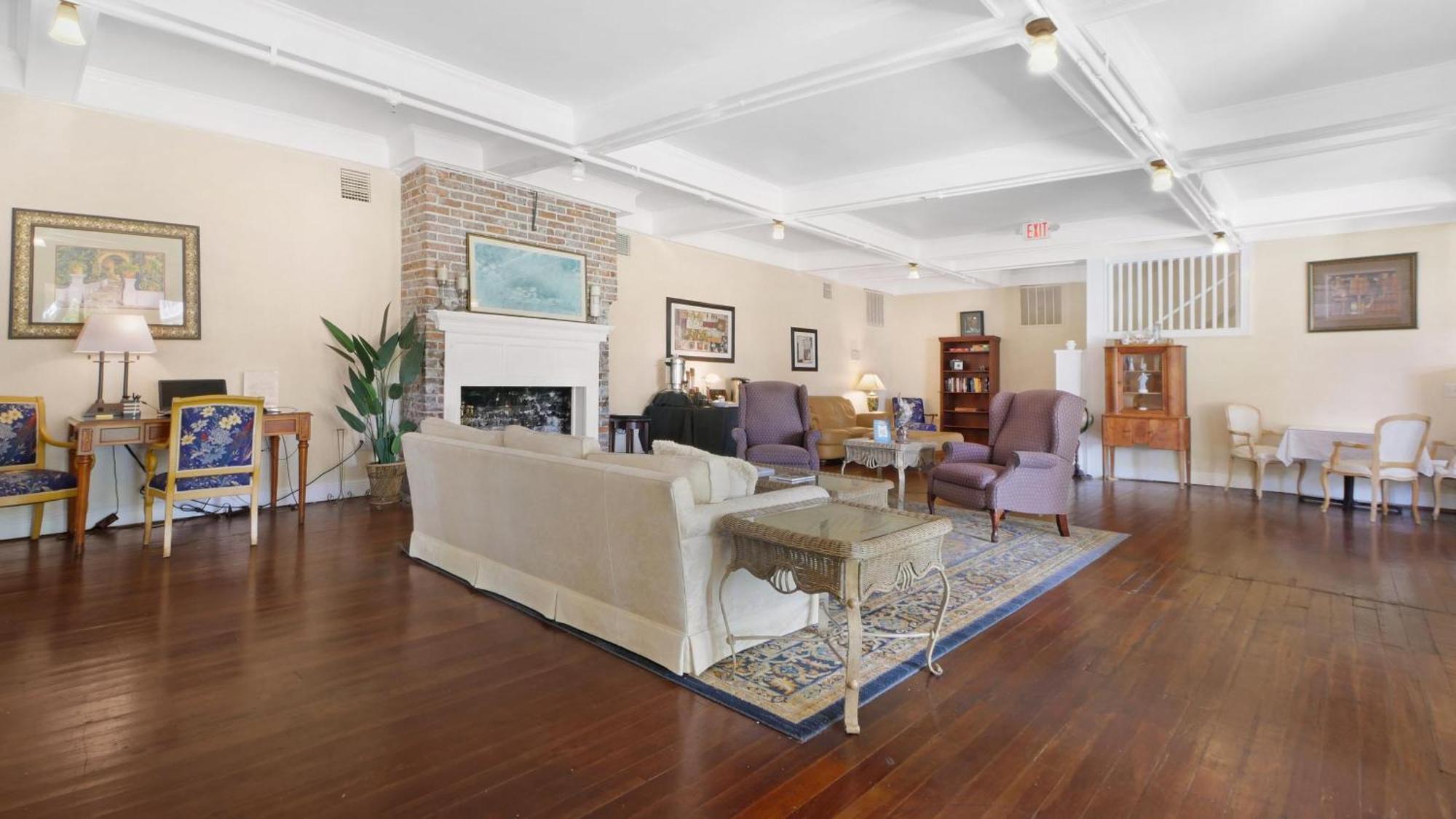 סיינט פיטרסברג Crystal Bay Historic Hotel מראה חיצוני תמונה