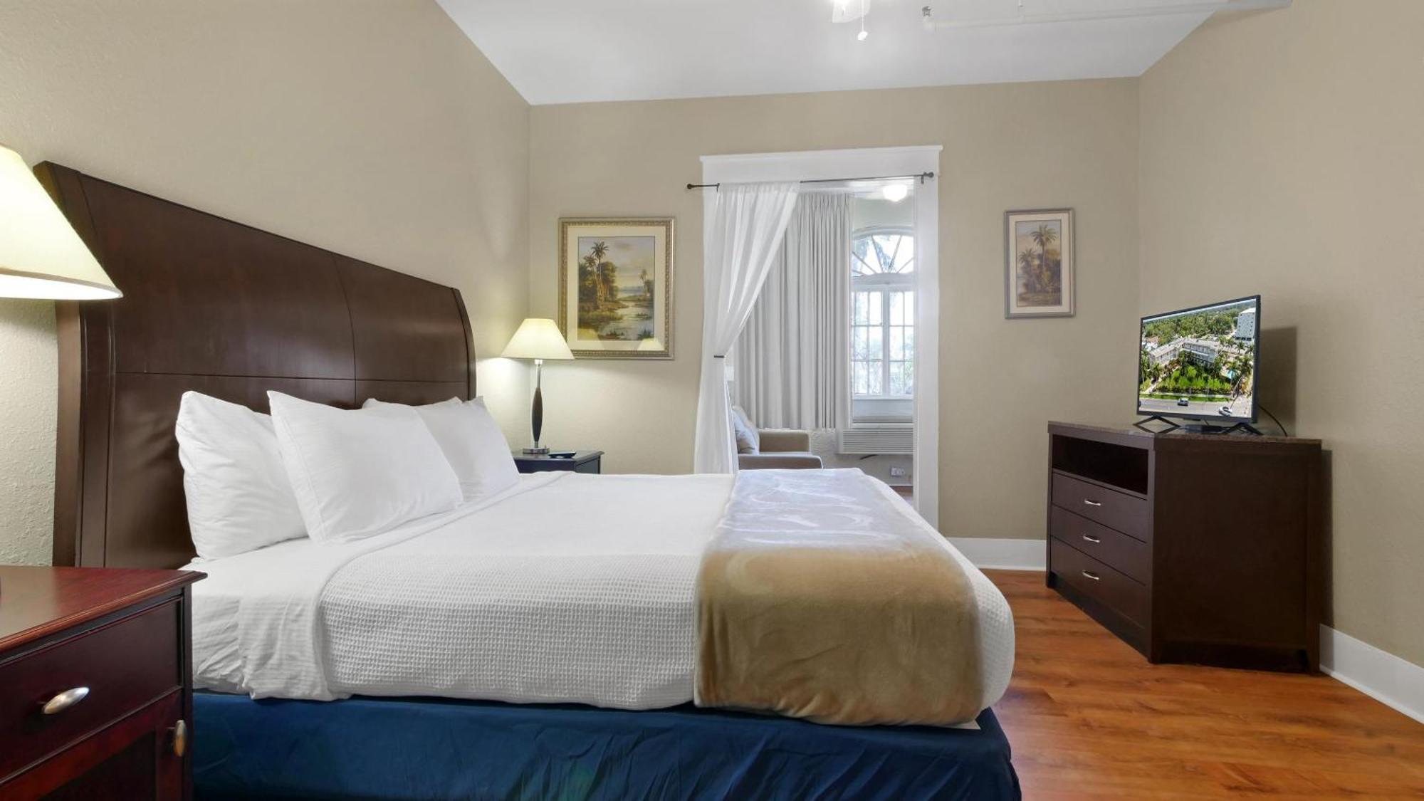 סיינט פיטרסברג Crystal Bay Historic Hotel מראה חיצוני תמונה