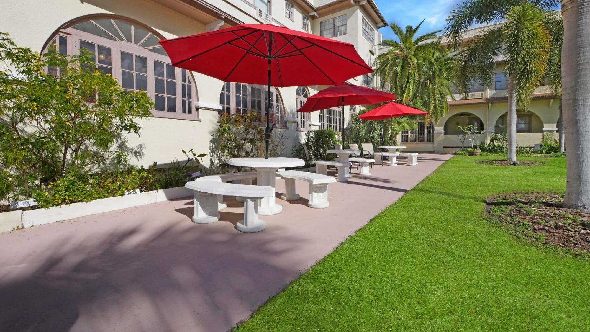 סיינט פיטרסברג Crystal Bay Historic Hotel מראה חיצוני תמונה